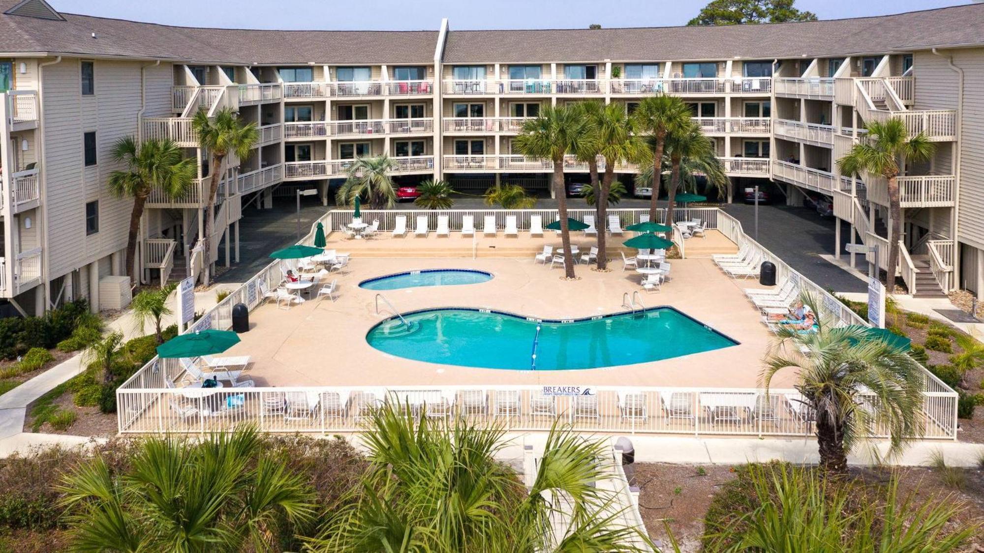 The Breakers #220 Beach Condo, Beautiful Ocean View At Coligny Beach, 4 N Forest Beach Drive Hilton Head, Walk To All Shops Restaurants, Renovated Jan 2024, Vacation Rental Hhi Llc ヒルトンヘッドアイランド エクステリア 写真