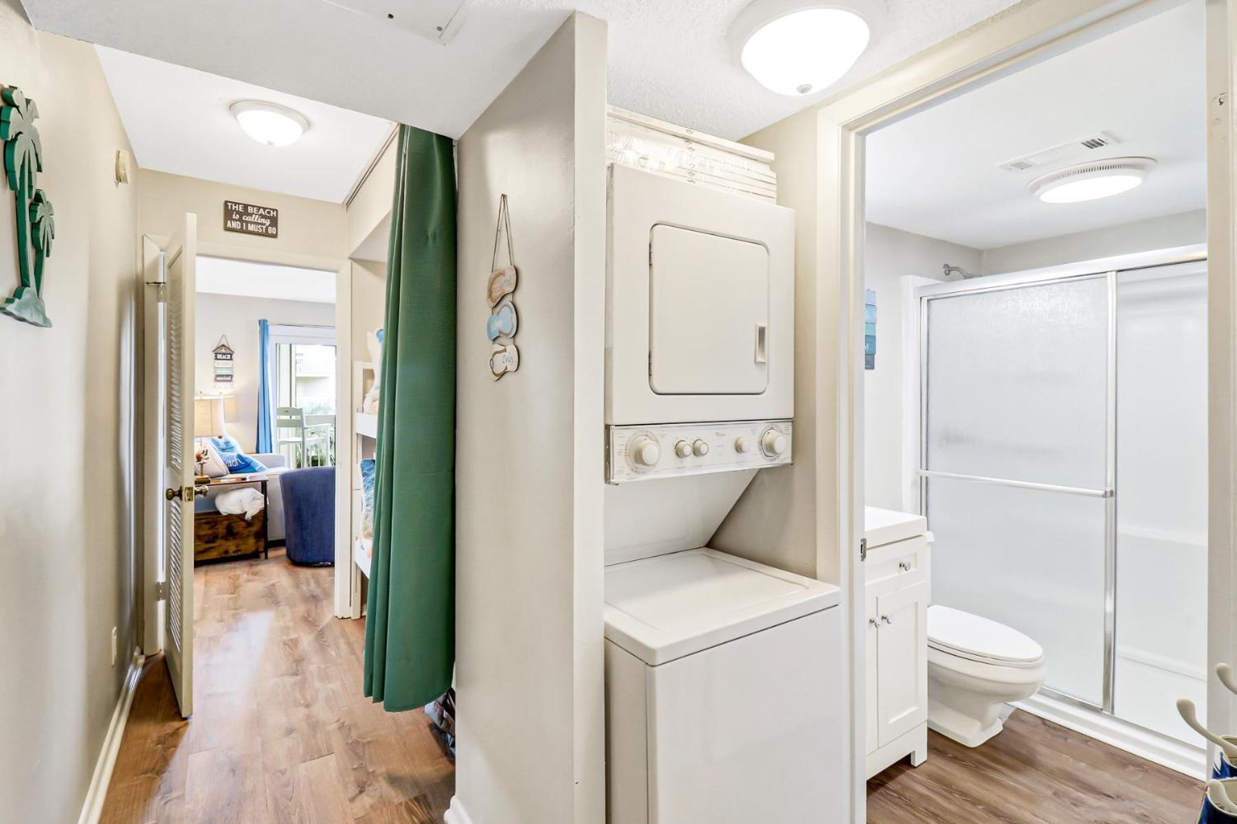 The Breakers #220 Beach Condo, Beautiful Ocean View At Coligny Beach, 4 N Forest Beach Drive Hilton Head, Walk To All Shops Restaurants, Renovated Jan 2024, Vacation Rental Hhi Llc ヒルトンヘッドアイランド エクステリア 写真