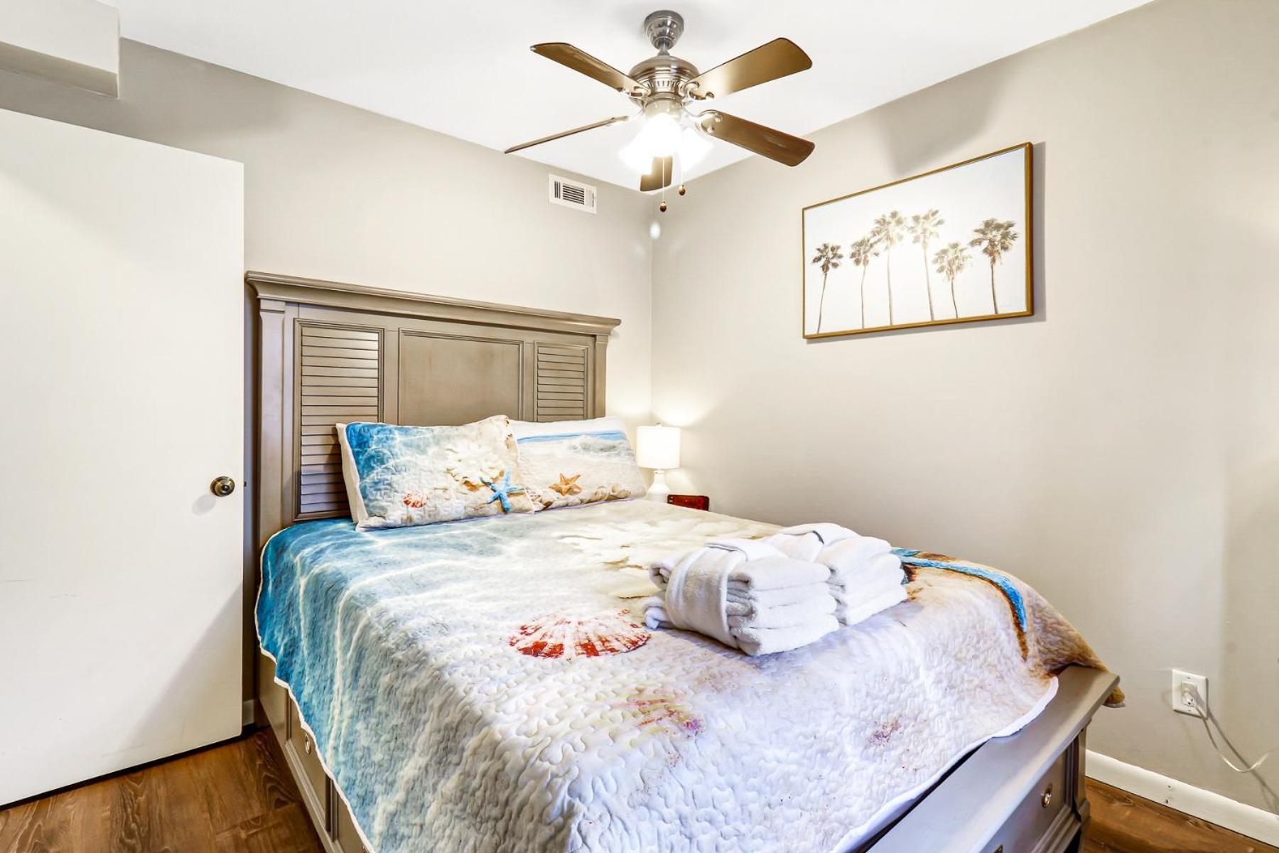 The Breakers #220 Beach Condo, Beautiful Ocean View At Coligny Beach, 4 N Forest Beach Drive Hilton Head, Walk To All Shops Restaurants, Renovated Jan 2024, Vacation Rental Hhi Llc ヒルトンヘッドアイランド エクステリア 写真