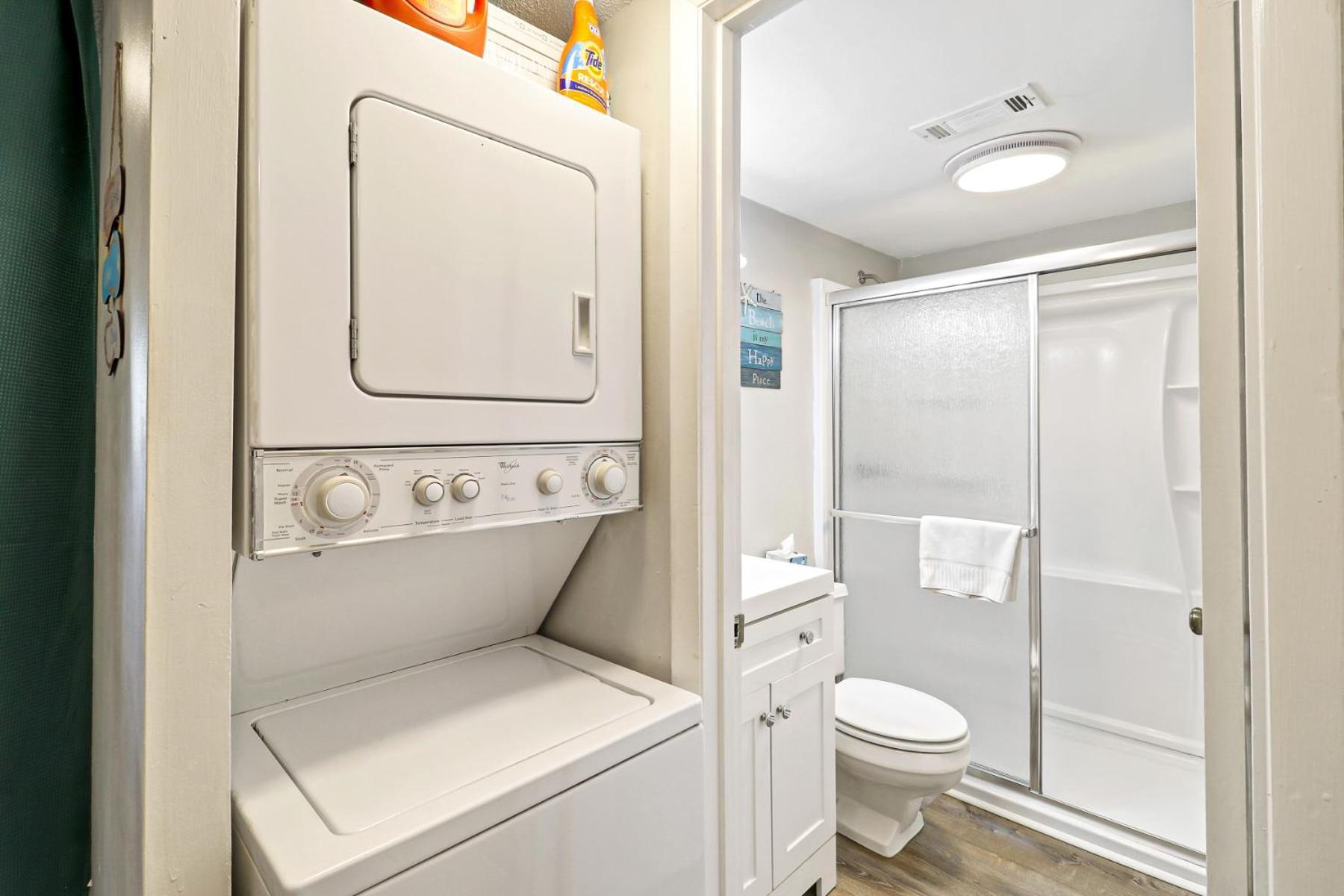 The Breakers #220 Beach Condo, Beautiful Ocean View At Coligny Beach, 4 N Forest Beach Drive Hilton Head, Walk To All Shops Restaurants, Renovated Jan 2024, Vacation Rental Hhi Llc ヒルトンヘッドアイランド エクステリア 写真