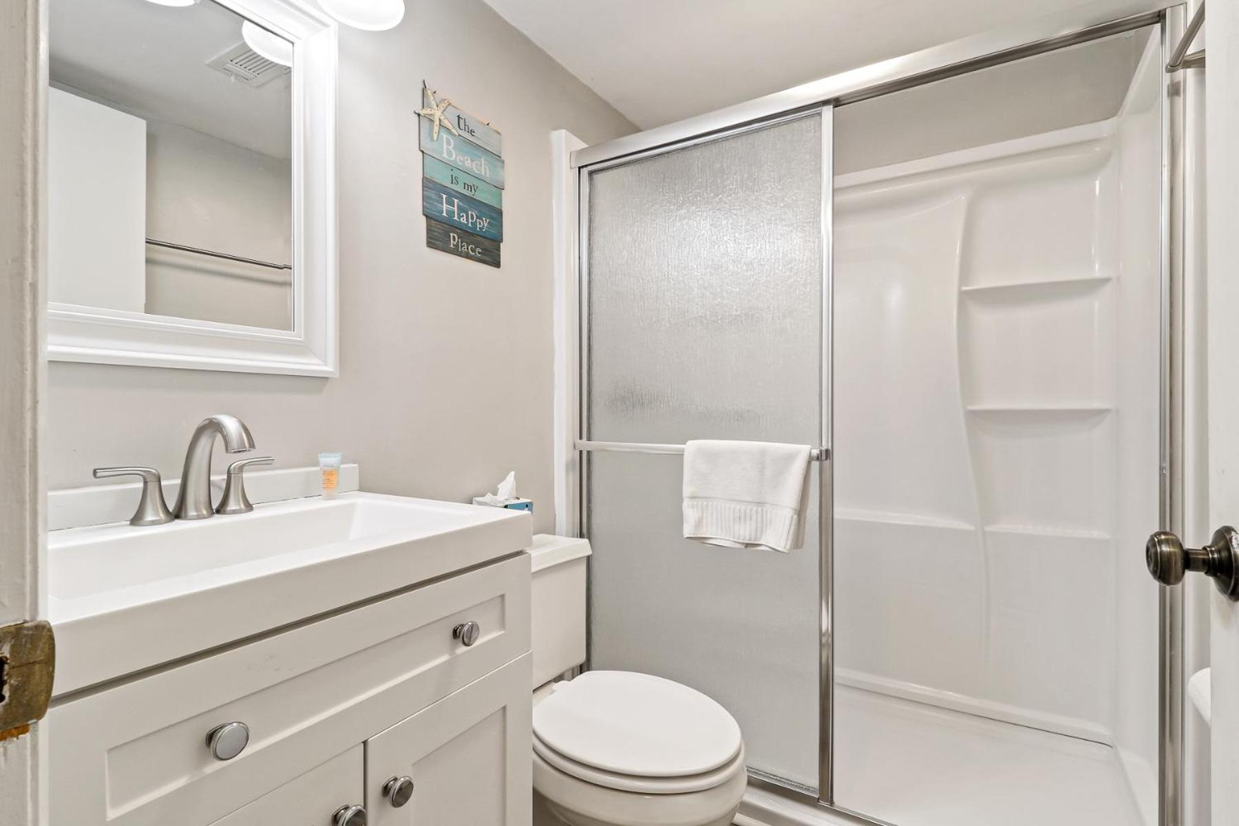 The Breakers #220 Beach Condo, Beautiful Ocean View At Coligny Beach, 4 N Forest Beach Drive Hilton Head, Walk To All Shops Restaurants, Renovated Jan 2024, Vacation Rental Hhi Llc ヒルトンヘッドアイランド エクステリア 写真