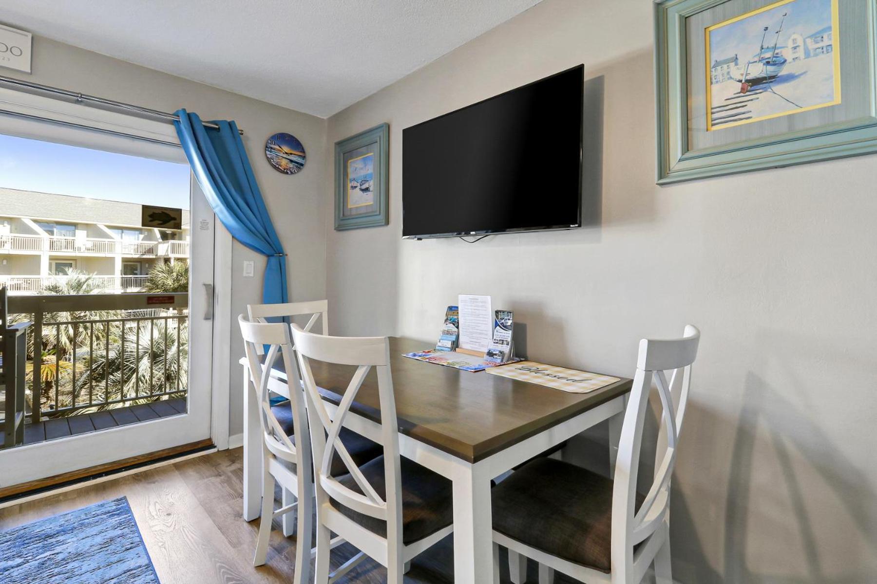 The Breakers #220 Beach Condo, Beautiful Ocean View At Coligny Beach, 4 N Forest Beach Drive Hilton Head, Walk To All Shops Restaurants, Renovated Jan 2024, Vacation Rental Hhi Llc ヒルトンヘッドアイランド エクステリア 写真