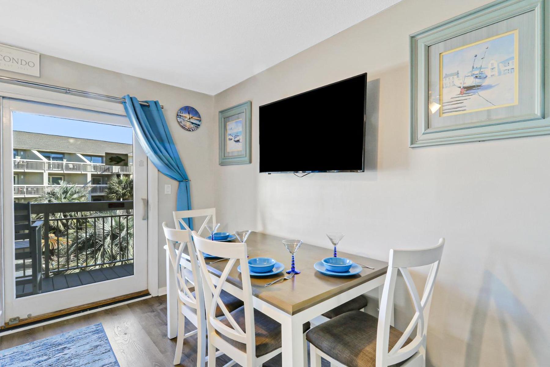 The Breakers #220 Beach Condo, Beautiful Ocean View At Coligny Beach, 4 N Forest Beach Drive Hilton Head, Walk To All Shops Restaurants, Renovated Jan 2024, Vacation Rental Hhi Llc ヒルトンヘッドアイランド エクステリア 写真